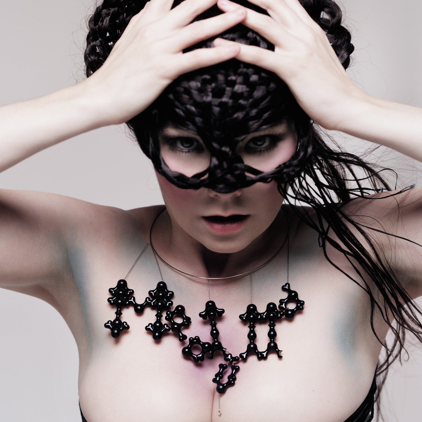 Björk Replaced the Band With Bodies